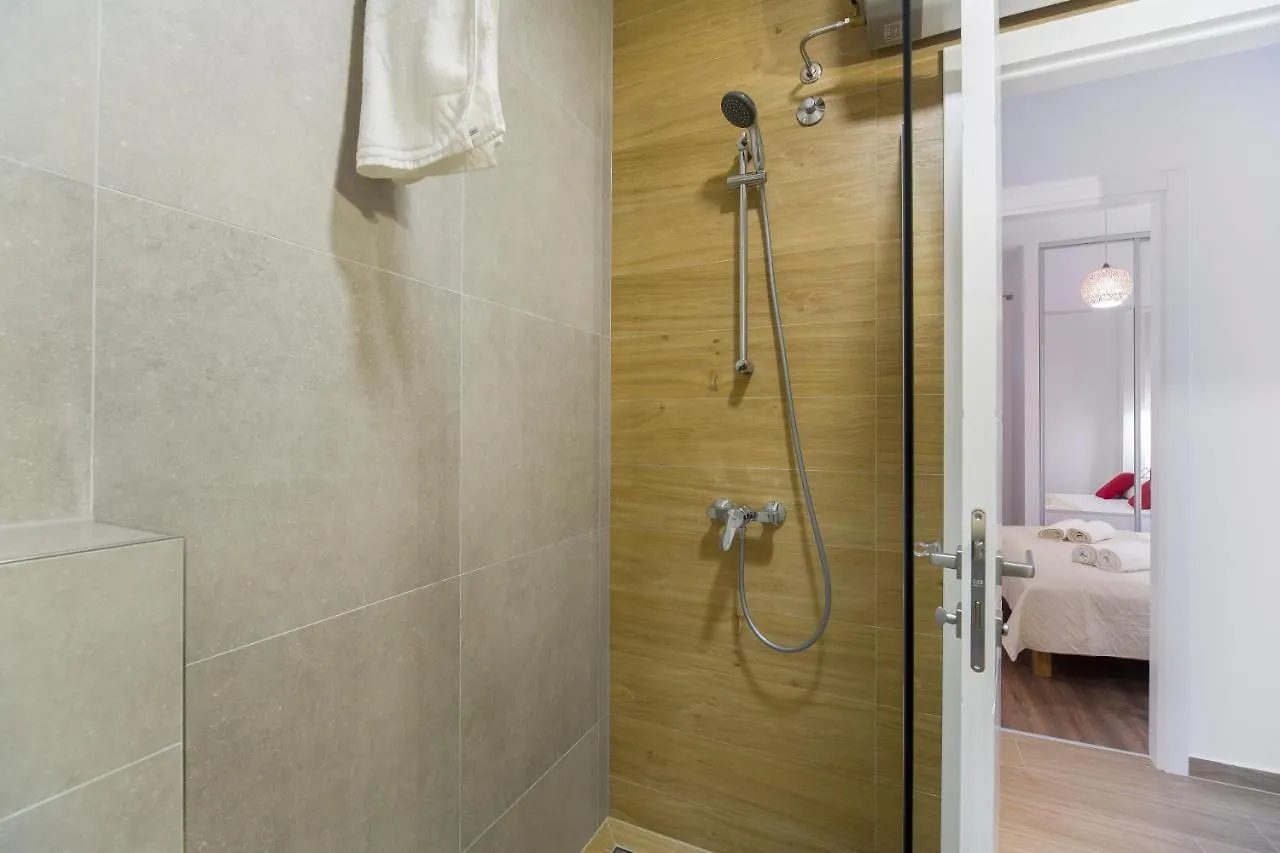 Apartments Bulli Trogir 0*,